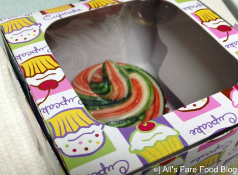 Cupcake box for a single cupcake