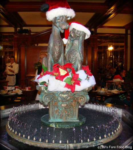 Lady and the Tramp fountain at Tony's Town Square
