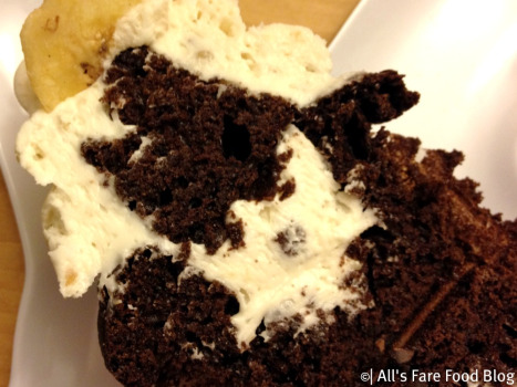 Interior of the chunky monkey cupcake